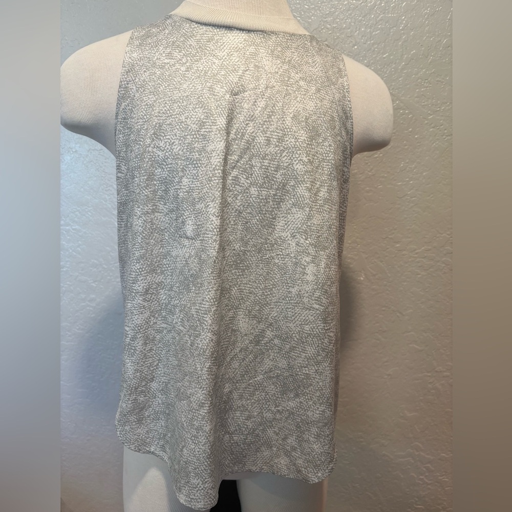 Athleta Zephyr Cream Olive Tank size Large